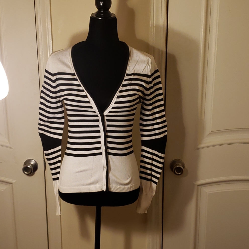 Long sleeved cardigan